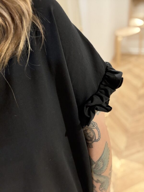 T-Shirt mit Volant Ärmeln – Bild 4