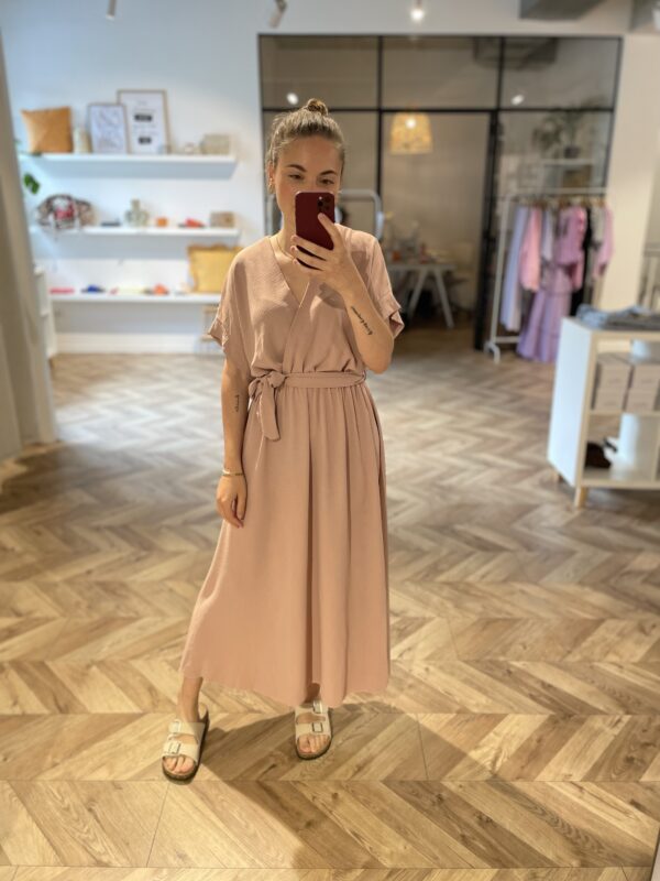Kleid mit Gürtel – Bild 2