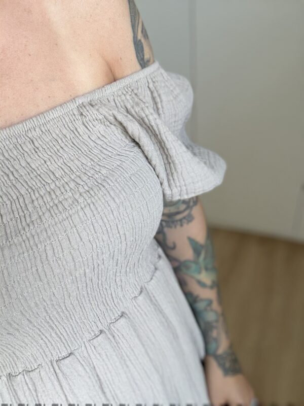 Musselin Kleid mit Puffärmeln – Bild 4