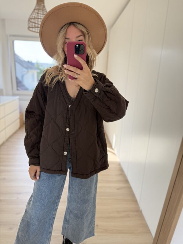 Steppjacke mit Knöpfen – Bild 4
